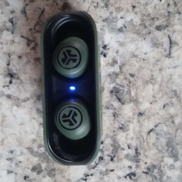 J lab ear buds (GREEN) - Picture 6 of 7